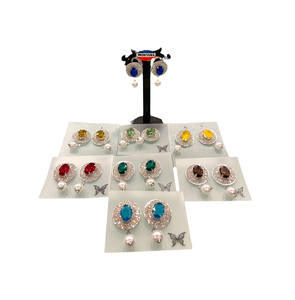 Pendientes de moda para mujer con incrustaciones de piedra AD en acabado dorado y plateado perfectos para todas las ocasiones a precio mayorista - Product Image 3