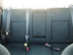 Yaris Base 2010 Usado, Volante a la Izquierda, Turbo, Tracción en las Cuatro Ruedas, Asientos de Cuero, Interior Claro - Product Image 6