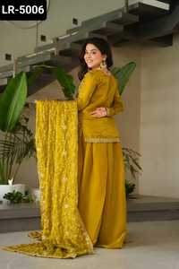 ชุดอินเดียแบบดั้งเดิม Fendy กับลูกปัดที่อุดมไปด้วยปักทำงานชุด Sharara กับเลื่อมและปัก zari งาน dupatta - Product Image 4