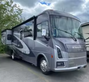 Nouvellement utilisé, camping-car Winnebago classe A 2025 Sunstar 33K - Product Image 6