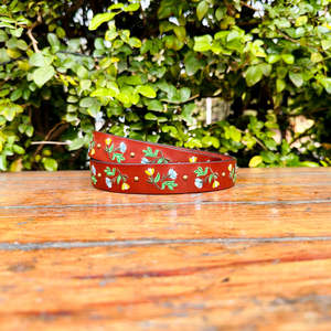 Cinturón de Cuero Genuino de Búfalo de Agua para Mujer, con Bordado Floral de Diseño, Hebilla de Latón Macizo, Longitud Personalizable - Product Image 3