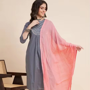 Ropa India al por Mayor, Exportación de Calidad, Algodón, Bordado Chikankari, Elegante Conjunto de Kurti y Salwar con Cuello Redondo, Dupatta, Gran Venta - Product Image 1