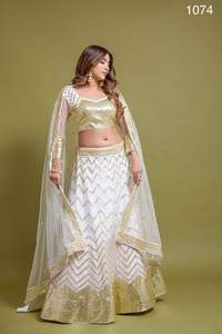 Lehenga Choli avec Dupatta pour Mariage et Soirée, Broderie en Filet Exclusif pour Mariée, Travail de Séquence, Fabrication de Mode Féminine - Product Image 5