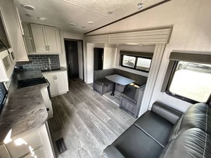 Usado, 2025, K-e-y-s-t-o-n-e C-o-u-g-a-r S-p-o-r-t 2700BH, listo para vender - Product Image 2