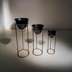 <b>Small</b> Size Modern Metal <b>Planter</b> with Stand Table Type - Product Image 3