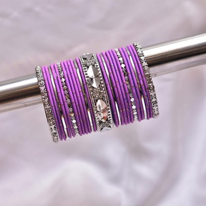 Juego de Brazaletes de Piedras Pesadas de Lujo para Mujer, Diseño Único Hecho a Mano, Brazaletes Artificiales Chudiyan para Mujer - Product Image 2