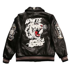 Veste en cuir de mouton véritable de qualité supérieure |   Aviateur brodé à motif tigre de haute qualité |   Veste de sport épaisse noire et blanche pour homme - Product Image 3