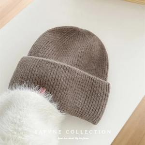 Gorro de Invierno Negro Sólido para Mujer, Gorro de Punto Suave con Puño Cortavientos para Uso Diario Informal y Fiestas, Deportes al Aire Libre - Product Image 3