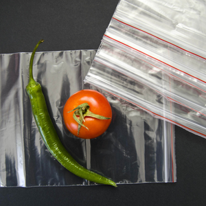 Bolsas de plástico impermeables con cremallera blanca transparente de HDPE tipo PET para envasado de alimentos, para frutas, verduras, fideos, comida para mascotas hecha en Vietnam - Product Image 2