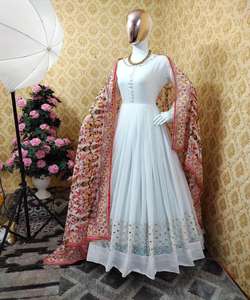 Diseñador indio Lahenga Choli con blusa Diseñador tradicional indio Ropa casual Vestido Rosa colorido Material con Dupatta Bo Garment Shalwar Kameez - Product Image 3