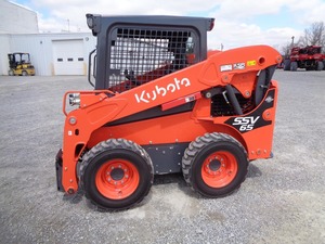 Chargeuse compacte Kubota SSV65 2024-Puissance compacte, levage vertical et performance à usage intensif - Product Image 3