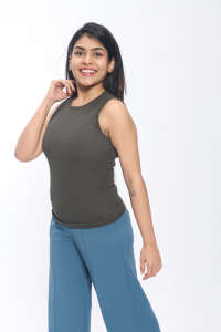 Camiseta sin mangas de mezcla de poliéster verde oscuro para mujer sin mangas Stretch Fit Bulk Apparel Supply - Product Image 2