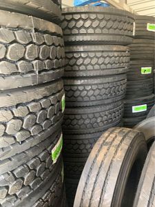 Vente en gros de nouveaux pneus radiaux 11r22.5 pour camion conception de biais 16PR pour camions lourds - Product Image 4