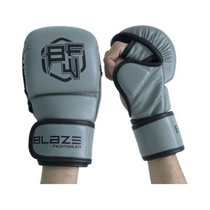 Guantes MMA personalizados 2025 Guantes de boxeo MMA de medio dedo con logotipo personalizado Hechos de cuero de alta calidad Blaze fight wear - Product Image 1
