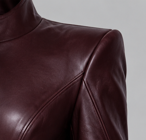 Gabardina de Cuero para Mujer con Cierre de Botones, Manga Larga y Corte Largo - Product Image 4