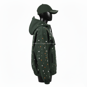 Chaqueta Softshell para Mujer, Diseño Verde Oscuro GSM con Bolsillos en el Panel Frontal y Opción de Logotipo Personalizado con Pedrería - Product Image 3