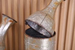 Florero de Metal galvanizado estilo granja rústico, florero antiguo de jardín - Product Image 5