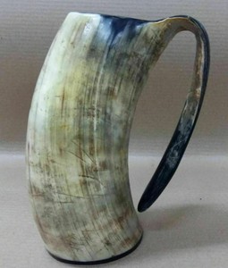 Cuenco Vikingo para Beber, Hecho a Mano, Estilo Animal, Portátil, de la Mejor Calidad, con Base de Madera, Más Vendido, Precio Económico - Product Image 1