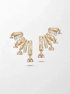 Pendientes de Diamantes Cultivados en Laboratorio con Forma de Luna Creciente, 1.42 Ct, Color GH, Claridad VS, 98 Diamantes, Oro Amarillo de 14K, Diseño con Acento de Perla - Product Image 5