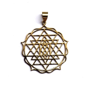 Pendentif en laiton Shree Yantra Yogo pendentif uni en laiton couleur or pendentif Chakra Shri - Product Image 3
