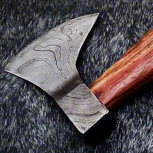 Hacha vikinga de acero de Damasco de alta calidad, mango grabado personalizado, hacha táctica y lista para acampar al aire libre con Funda de cuero - Product Image 3