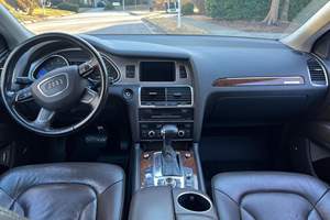 Audi Q7 TDI Prestige 2012 d'occasion, très bien équipée, non modifiée, Turbodiesel V6, transmission intégrale, sans réserve - Product Image 5