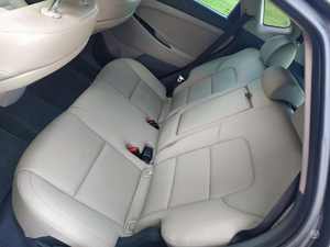 Hyundai Tucson SUV Turbo 3.5L Automatique 8 airbags TPMS Caméra arrière Sièges en cuir Phares à LED Toit ouvrant panoramique 2017 - Product Image 5