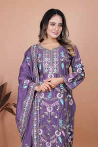 Sang trọng giả lông & tinh khiết chinon vải lụa mã hóa trình tự thêu làm việc mùa đông Đảng salwar mới đến bộ sưu tập 2025 - Product Image 3