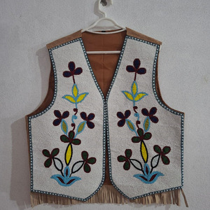 Chaleco de Cuero de Gamuza para Hombre, Estilo Americano Ligero, Personalizado con Flecos y Cuentas, Color Marrón, Chaleco de Cuero Grueso - Product Image 3