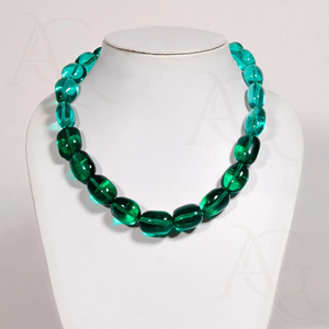 Collier d'émeraudes cultivées en laboratoire Perles à facettes lisses polies vertes Nano Cut Gemstone Strand for Jewelry Making Customisable - Product Image 1