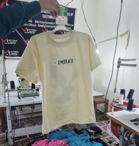 2024 Design personalizzato stile retrò vintage t-shirt con design grafico t-shirt con lavaggio acido t-shirt con stampa diretta di indumento