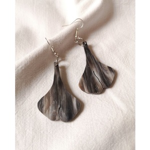 Pendientes Elegantes de Cuerno de Buey, Diseño Ligero, Duradero y Estilizado, Hechos por God Grace Craft - Product Image 4