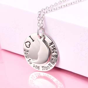 Collar con Colgante 'I Love You to the Moon and Back' de Inspiración Vintage, Chapado en Oro y Rodio con Cadena de Cuerda Moderna, Regalo para Cualquier Ocasión - Product Image 2