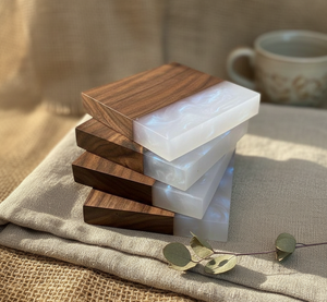 Sous-verres classiques en bois et résine écologiques, fabriqués à la main, avec un design géométrique, élégants pour la décoration de table, café, thé, maison - Product Image 3