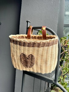 Cesta de Ratán Hecha a Mano con Correas de Cuero, Cestas de Almacenamiento Hechas a Mano, Ratán Natural, Modernas y Multifuncionales, Hechas en Vietnam - Product Image 4