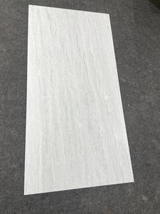 Venta al por mayor Trentino blanco 600X1200 azulejos de porcelana acabado brillante moderno de alta calidad para baño Villa escuela suelo mosaico - Product Image 2