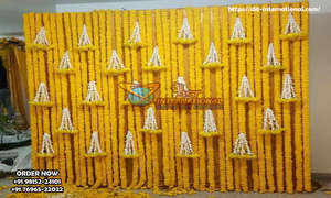 Decoración Colgante Moderna y Deslumbrante con Temática Haldi para Ceremonias Indias de Pubertad y Funciones de Mehndi, en Fibra de Vidrio Resistente - Product Image 3