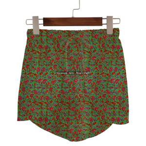 Nouveaux shorts cache-cœur pour femme en coton, coupe décontractée, imprimé floral au bloc, imprimé à la main, pour l'été - Product Image 1