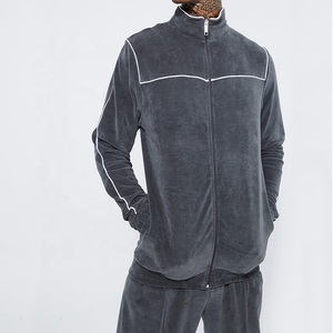 Ensemble de survêtement en velours unisexe deux pièces Jogger d'extérieur col à capuche Logo personnalisé imprimé Streetwear en velours de créateur pour l'automne XS - Product Image 1