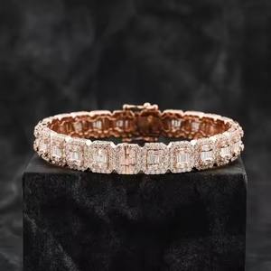 Pulsera de corte esmeralda de oro blanco vintage de lujo con estilo de encanto de diamante Moissanite para fiestas - Product Image 1