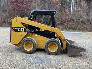 Cargadora compacta CAT 236D de 74hp DIT en venta - Product Image 5