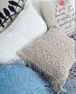 Funda de cojín de macramé bohemio con flecos, almohada con borlas - Product Image 1