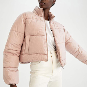 Low MOQ High Quality Women Crop Puffer Jacket Custom Design Women Short Bomber Jacket for Winter Warm <b>Parkas</b> Jackets For Ladies - Product Image 6