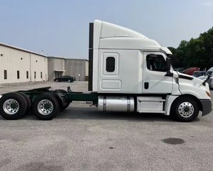 รถบรรทุกมือสองสภาพดีเยี่ยม Freightliner Cascadia 125 Sleeper ปี 2018 - ห้องนอนแบบ Integral ขนาด 71 นิ้ว 475 แรงม้า เกียร์ธรรมดา 10 สปีด จัดส่งทั่วโลก - Product Image 2