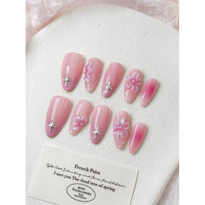 Blush Blessing Press-On Nail Art: realza tus uñas con un toque elegante y a la moda. - Product Image 3