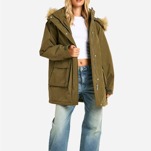 Parka pour femmes conçue pour une tenue isolante et résistante au vent, parka pour femmes fabriquée en tissu durable pour les aventures en plein air - Product Image 1