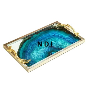 Bandeja de borde en relieve de calidad superior, Acabado niquelado, bandeja de servicio de Metal de estilo lujoso, bandeja decorativa hecha a mano - Product Image 3