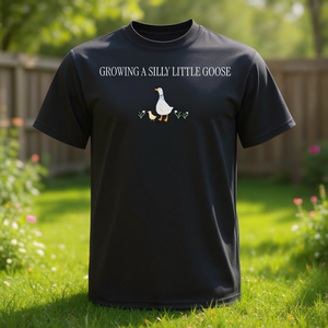 Camiseta de anuncio de embarazo Silly Little Goose para futuros padres - Product Image 3