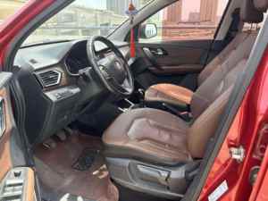 Auto a Gasolina 2024 Faw SUV Automático con Asientos de Cuero, Llantas de Aleación de Aluminio R17, en Venta - Product Image 4