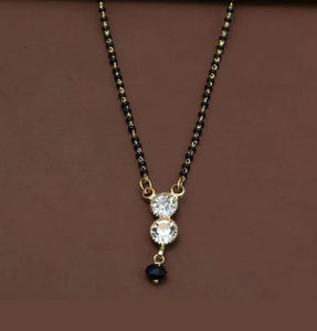 Hermoso Mangalsutra de diseñador con doble cadena y diseño de colgante de corazón a los mejores precios - Product Image 3